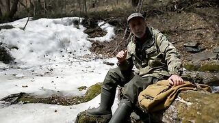 С ручейником за рыбой на горную реку Приморья и чаепитие после переходов по каменистому берегу