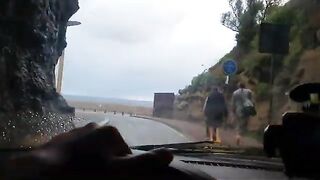 Рыбалка и прогулки у Биаррица во французской Стране Басков: черви для наживки и рыба у воды