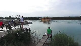 Рыбалка на Манавгате во время отдыха в Турции с мелкой рыбой и поиском места для пикника
