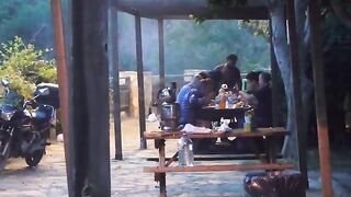 Рыбалка на Манавгате во время отдыха в Турции с мелкой рыбой и поиском места для пикника