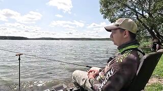 Фидер на Минском море в прибойную волну с Elegance Accela и первыми плотвицами у товарища