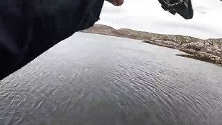 Крупный поллак у западного берега Шотландии на маленькую приманку после поклевки с первого заброса