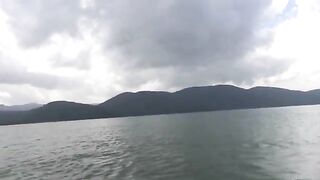 Поклевка крупного луфаря в Акьяке на забросе и вываживание в забродку под подсказки товарищей
