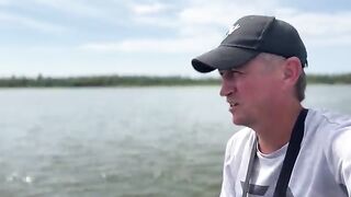 Поиск крупного судака с эхолотом в Астраханской области и день с поклевками небольшой разной рыбы