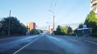 Ранний выезд на удочку под Мурманском после дождя и пять рыб на червя к возвращению в девять утра