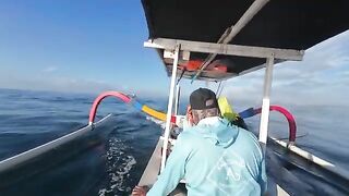 Дорогой и бюджетный рыболовные чартеры у Нуса-Пениды на Бали и тяжелый день с морским джигом