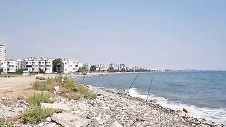 Утренняя береговая рыбалка у Соли в Мерсине на турецком Средиземноморье и отпускание части улова