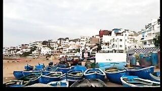 Taghazout по-настоящему: рыбалка и серфинг делят одну бухту