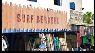 Taghazout по-настоящему: рыбалка и серфинг делят одну бухту