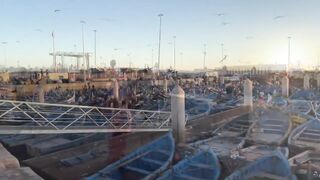 Эс-Сувейра на закате, порт живёт — где рыбалка работает вечером?