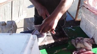 Essaouira seafood tour: рынок рыбы, жарим улов прямо у маркета