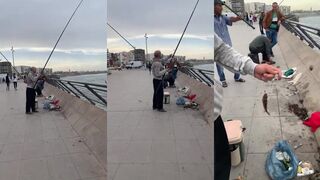 Casablanca — рыбалка с набережной у мечети Hassan II