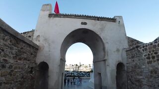 Танжер, порт: плато из морепродуктов и рыбалка у волнореза