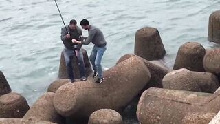 Asilah: где тут морская рыбалка у пирса туристу?