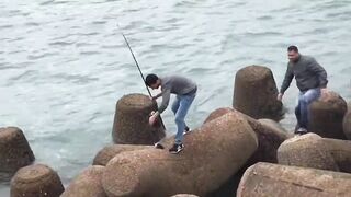 Asilah: где тут морская рыбалка у пирса туристу?