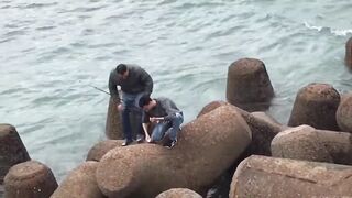 Asilah: где тут морская рыбалка у пирса туристу?