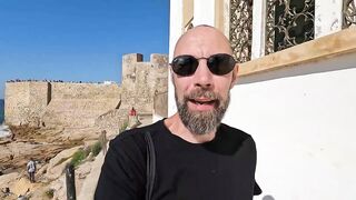 Asilah, Morocco - приморский променад и рыбалка на закате