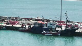 El Jadida Fishing Port - причалы, лёд и свежий улов