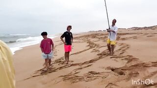 El Oualidia - pêche à la daurade: морская рыбалка в лагуне Марокко