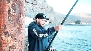 Мы могли погибнуть - рыбалка в шторм у скал: стоило ли рисковать?