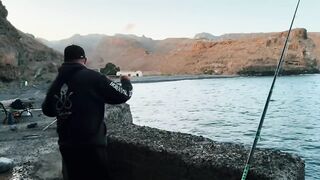 Мы могли погибнуть - рыбалка в шторм у скал: стоило ли рисковать?