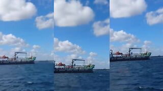 Port Louis, Mauritius — порт и танкеры, есть ли рыбалка у мола?