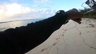 Le Morne — раннее утро: морская рыбалка в Маврикии у камней