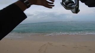 Le Morne — раннее утро: морская рыбалка в Маврикии у камней