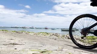 MAURITIUS, Tamarin–Black River: дорога вдоль лагуны и места для береговой рыбалки