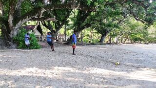 Beau Vallon, Mahé — снасти для пляжа: донка или пилькер?