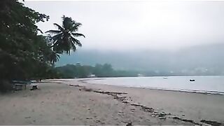Beau Vallon под дождём — клюёт ли при смене погоды?