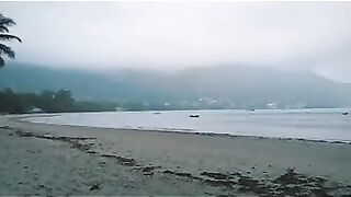 Beau Vallon под дождём — клюёт ли при смене погоды?