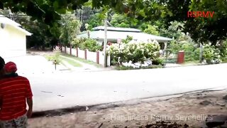 Beau Vallon market: разделка и продажа — вечерняя рыбалка удалась