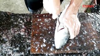 Beau Vallon market: разделка и продажа — вечерняя рыбалка удалась