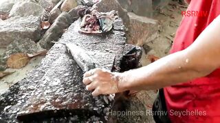 Beau Vallon market: разделка и продажа — вечерняя рыбалка удалась