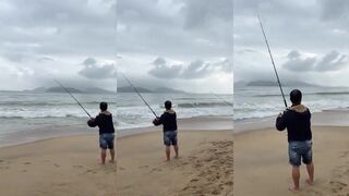 Нячанг, пляж и прибой: береговая рыбалка на рассвете и первая поклевка
