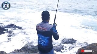 Салала, Оман — туна-погоня с Salalah Anglers: джиг и поиск птицы