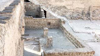 Бахрейн, Мухаррак — «Арабская нефть: начало» и пирсы местных рыбаков