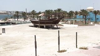 Бахрейн, Мухаррак — «Арабская нефть: начало» и пирсы местных рыбаков