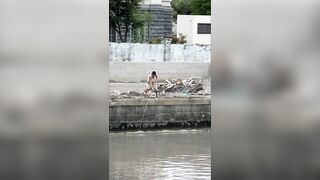 Шанхай — стррит-фишинг на набережной: микроджиг и судачок у сваев