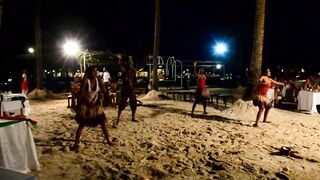 Занзибар — африканский вечер в Кивенгва: рынок, лодки и уловы у берега