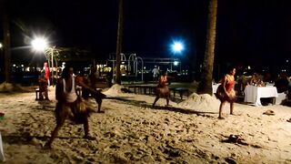 Занзибар — африканский вечер в Кивенгва: рынок, лодки и уловы у берега