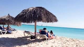 Куба: перелет на кукурузнике над океаном на остров Cayo Largo и дорога к диким пляжам