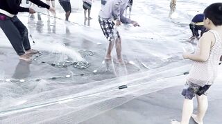 Vietnam Da Nang местные ловят рыбу прямо с пляжа и стоит ли пробовать так же туристу