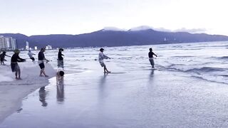 Vietnam Da Nang местные ловят рыбу прямо с пляжа и стоит ли пробовать так же туристу