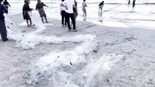 Vietnam Da Nang местные ловят рыбу прямо с пляжа и стоит ли пробовать так же туристу