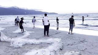 Vietnam Da Nang местные ловят рыбу прямо с пляжа и стоит ли пробовать так же туристу