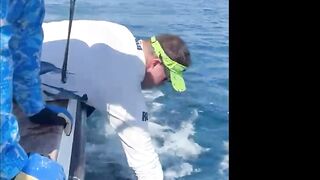 Морская рыбалка в Salalah Oman океанский биг гейм за тунцом и другими трофеями