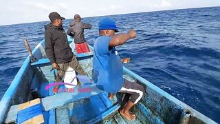 Желтоперый тунец техника ловли handline и морская битва на крючке в открытом океане
