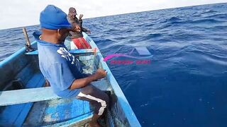 Желтоперый тунец техника ловли handline и морская битва на крючке в открытом океане